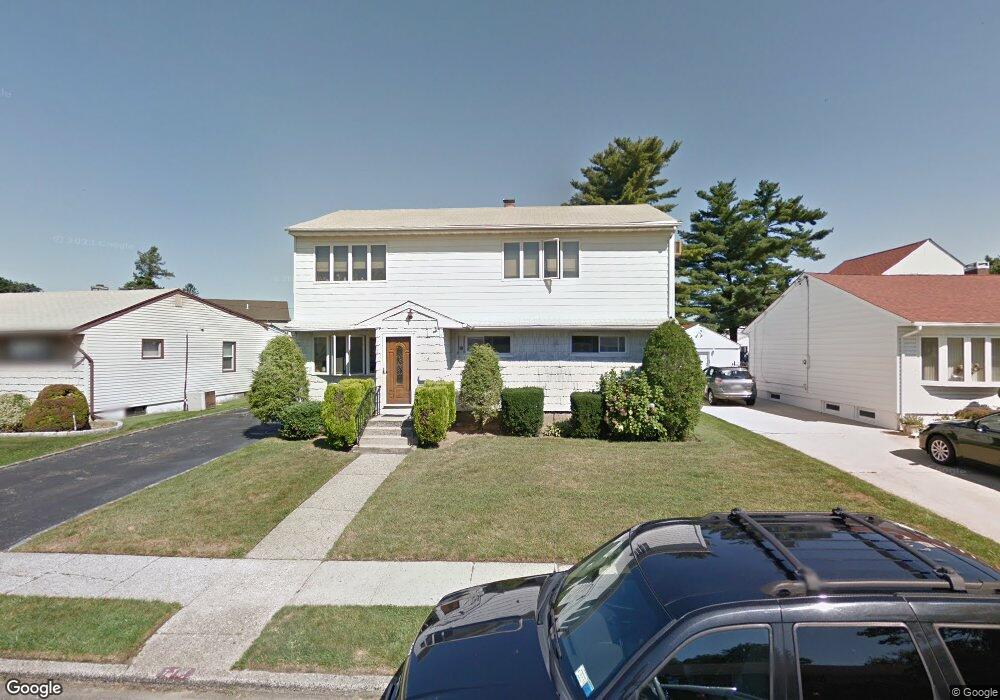 714 Seabury Ave, Franklin Square, NY 11010 - photo 1