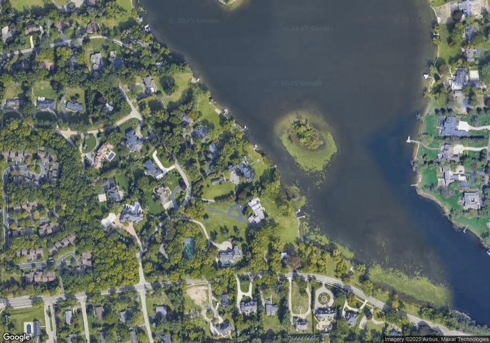 5625 Shadow Ln, Bloomfield Hills, MI 48302 - photo 1