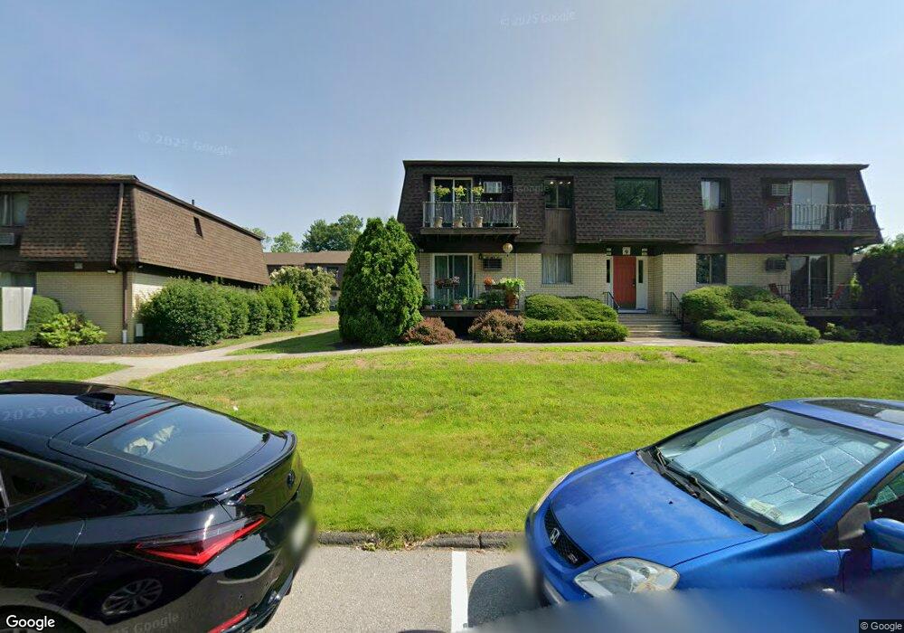 902 Cherry Hill Dr unit 902, Poughkeepsie, NY 12603 - photo 1