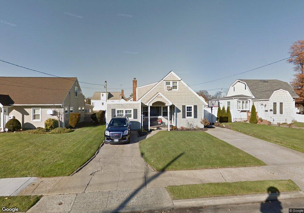 1069 Hastings St, Baldwin, NY 11510 - photo 1