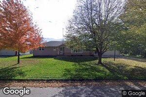 612 Railroad St, Hull, IA 51239