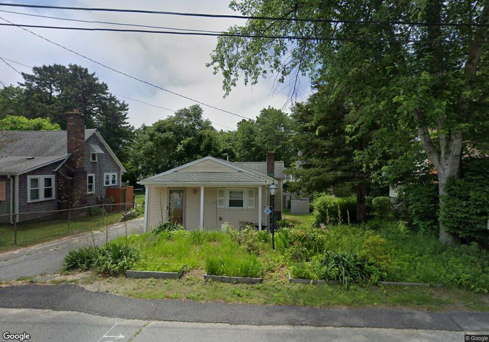 54 Wychunas Ave, Buzzards Bay, MA 02532 - photo 1