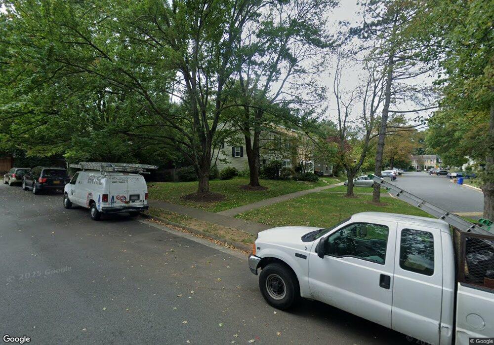 9925 Capperton Dr, Oakton, VA 22124 - photo 1