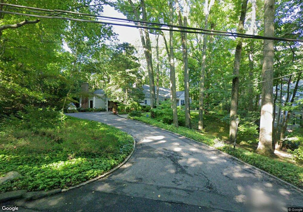 19 Rockwood Rd, Manhasset, NY 11030 - photo 1