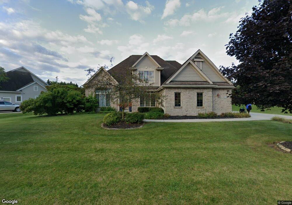 W150N7229 Paseo Ln, Menomonee Falls, WI 53051 - photo 1