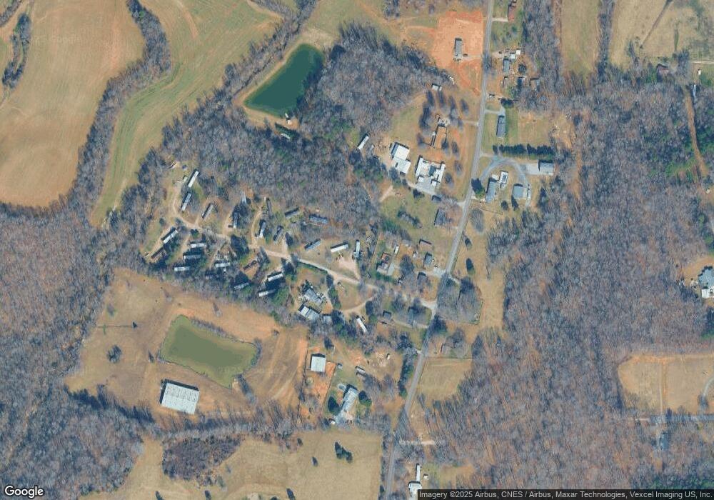 118 Henderson Dr, Statesville, NC 28677 - photo 1