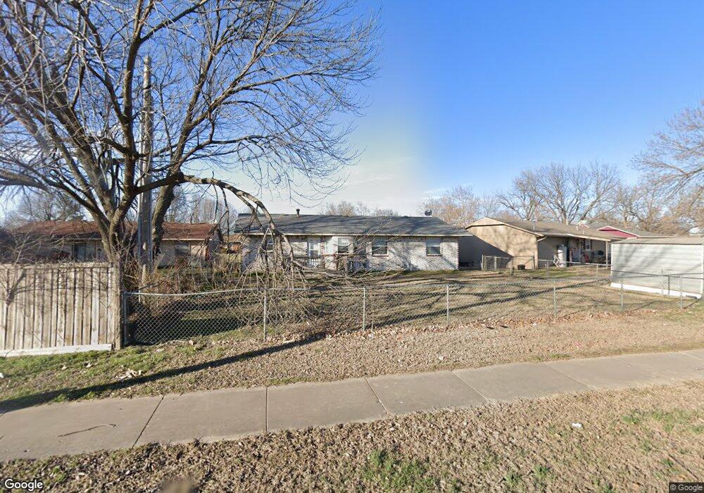 841 Highland Ct, Claremore, OK 74017 - photo 1