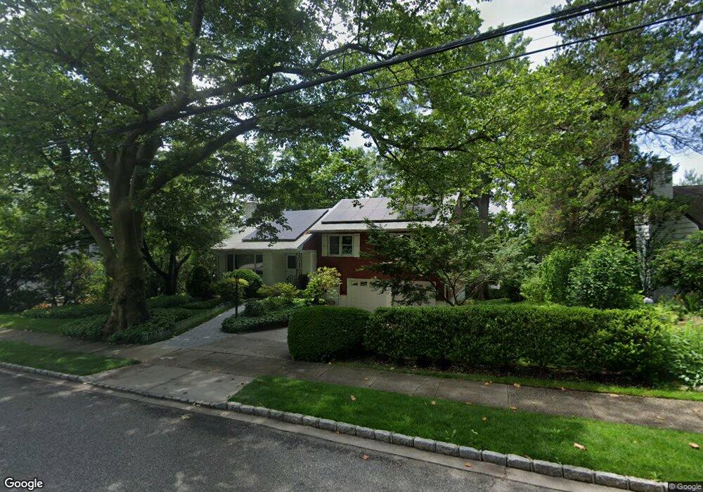 86 Hampshire Rd, Great Neck, NY 11023 - photo 1