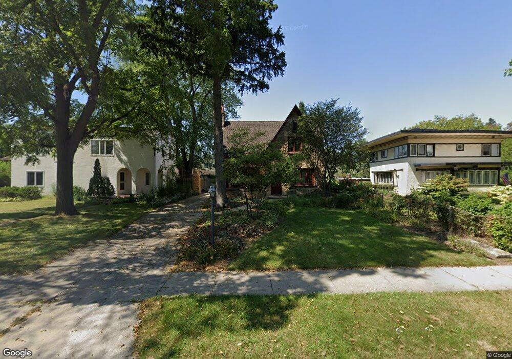 1110 N Sheridan Rd, Waukegan, IL 60085 - photo 1