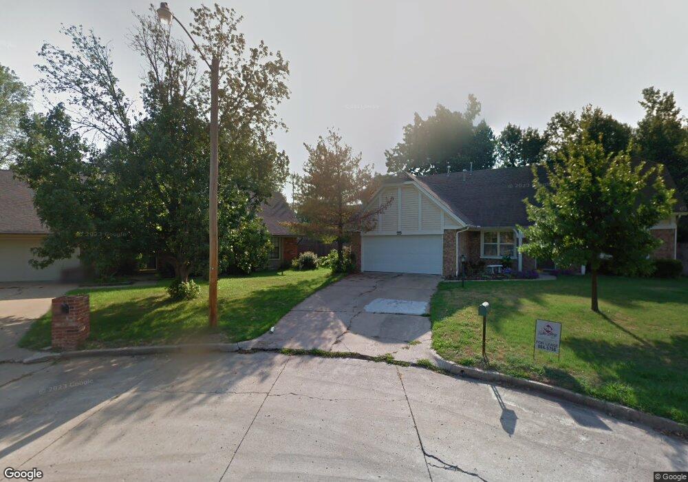 1104 W Oak Ridge Ct, Broken Arrow, OK 74012 - photo 1