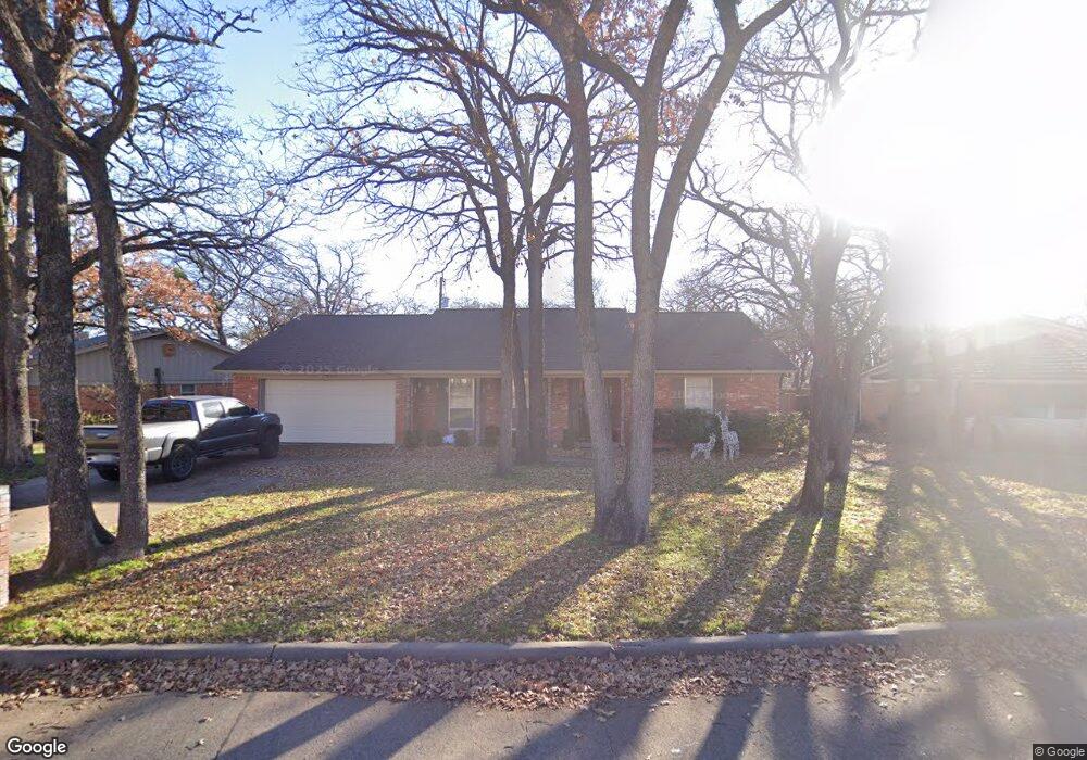 612 Kentwood Cir, Bedford, TX 76021 - photo 1