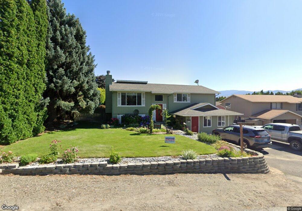 910 11th St NE, East Wenatchee, WA 98802 - photo 1