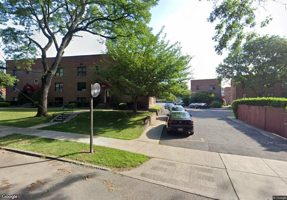 312 Richbell Rd unit 312/A2, Mamaroneck, NY 10543 - photo 1