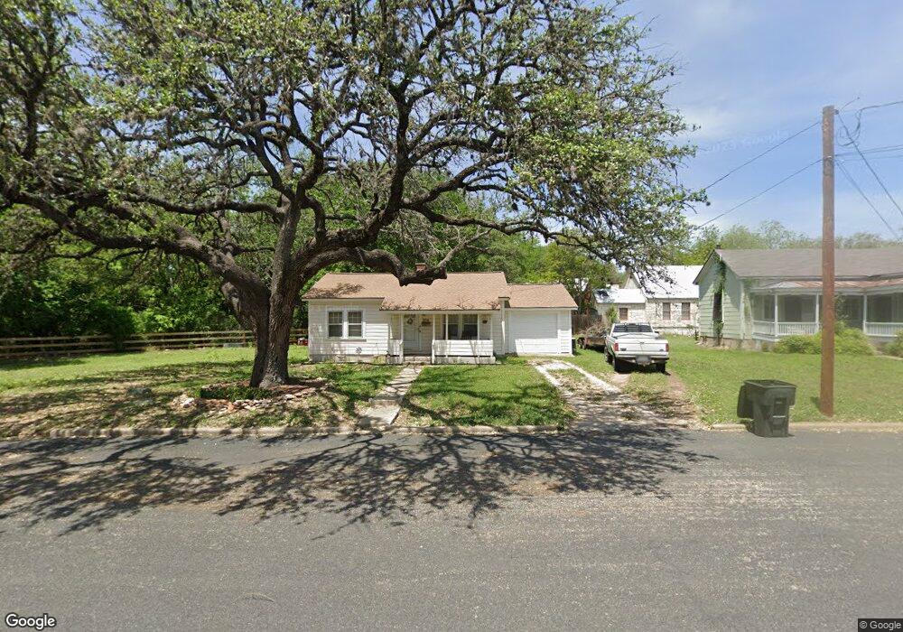 204 N Orange St, Fredericksburg, TX 78624 - photo 1