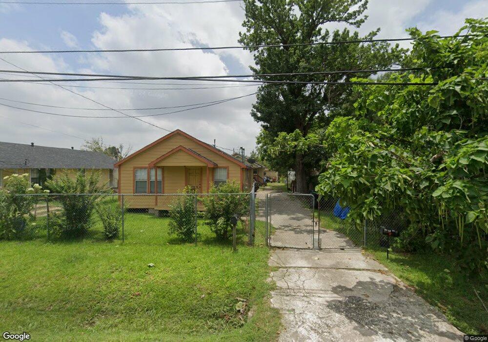 126 Van Molan St, Houston, TX 77022 - photo 1