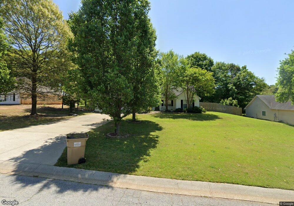 672 Allen Cir, Winder, GA 30680 - photo 1