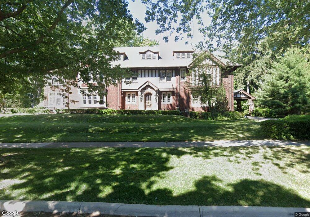 243 Lakeland St, Grosse Pointe, MI 48230 - photo 1