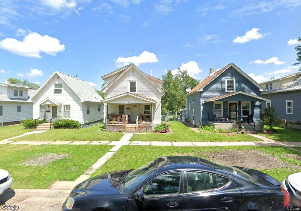 1346 Hinkley Ave NW, Cedar Rapids, IA 52405 - photo 1