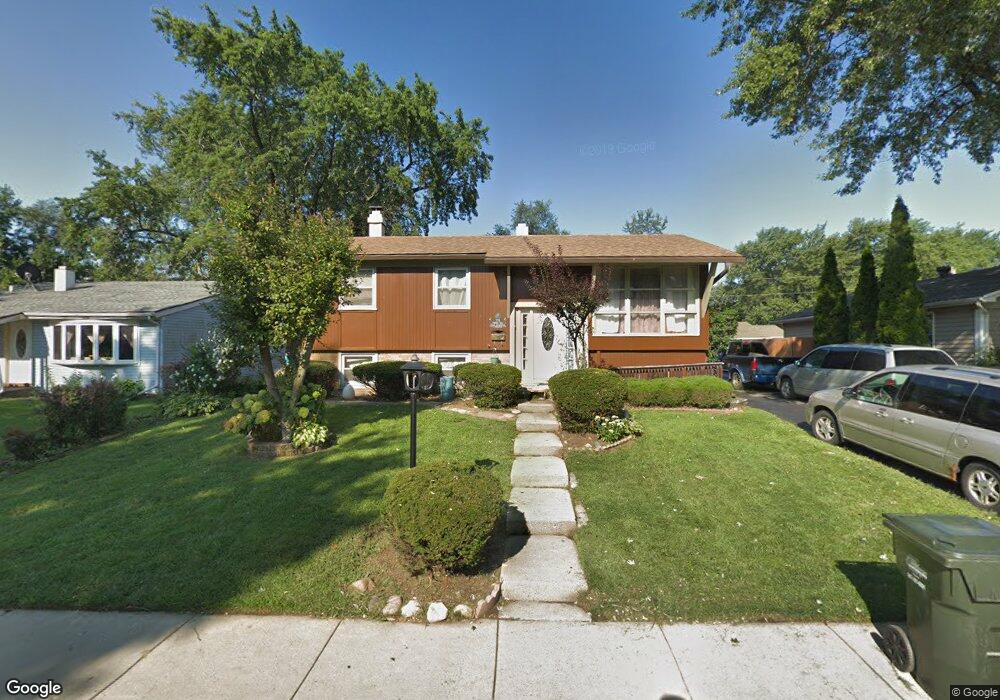 115 Pecos Cir, Carpentersville, IL 60110 - photo 1