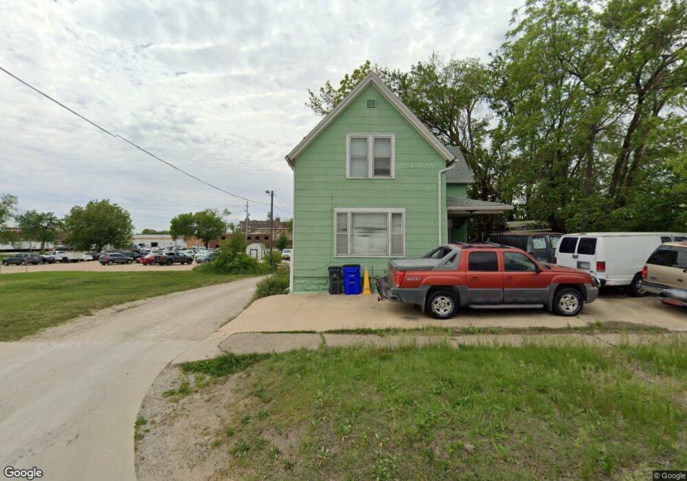 811 6th St SE, Cedar Rapids, IA 52401 - photo 1