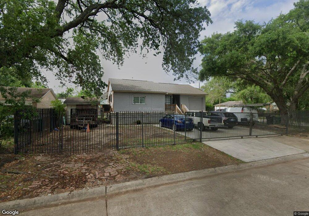 5825 Arthington St, Houston, TX 77053 - photo 1