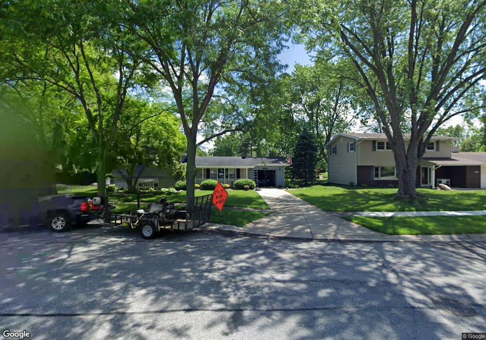 425 E Elizabeth Dr, Crown Point, IN 46307 - photo 1