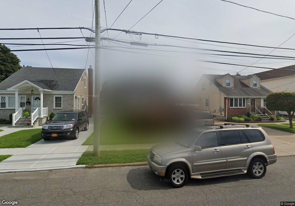 151 Raff Ave, Mineola, NY 11501 - photo 1