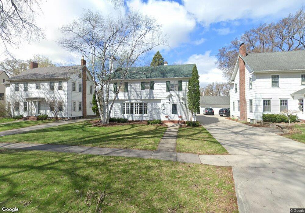 1437 8th St S, Fargo, ND 58103 - photo 1