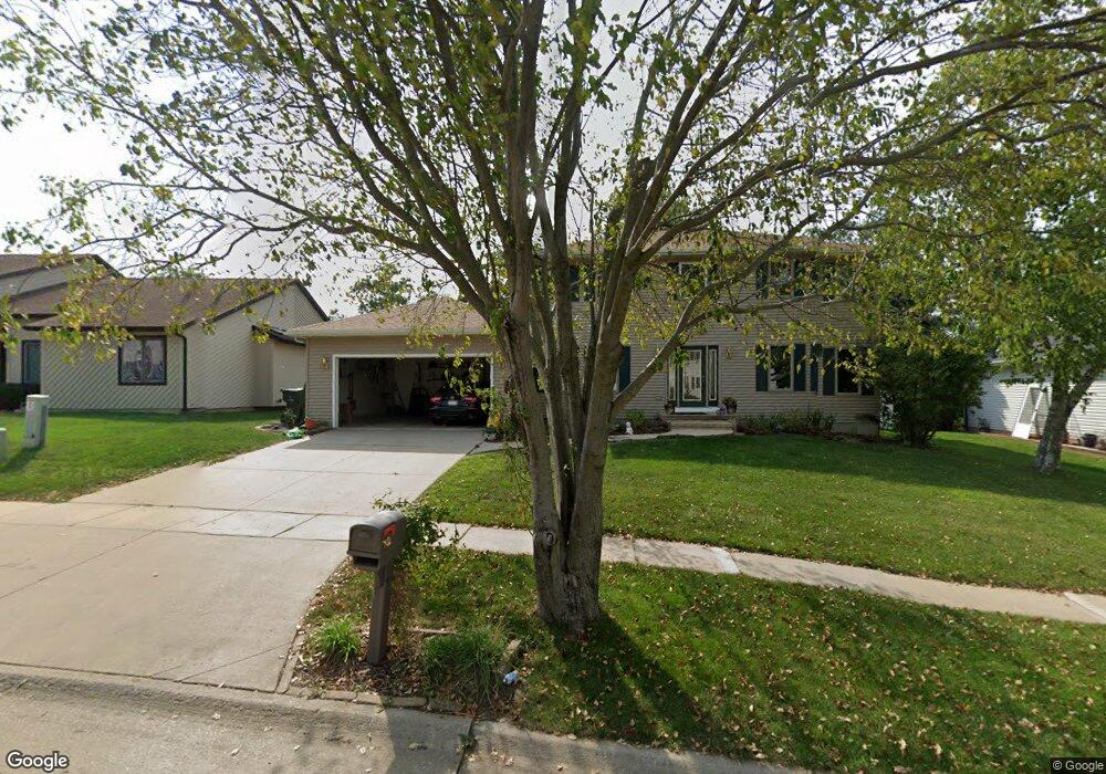 3833 Riverside Dr NE, Cedar Rapids, IA 52411 - photo 1