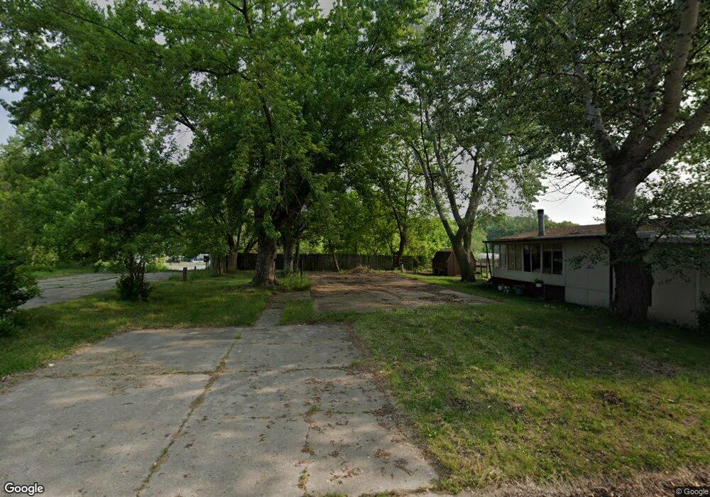 5039 N Naomikong Dr, Flint, MI 48506 - photo 1