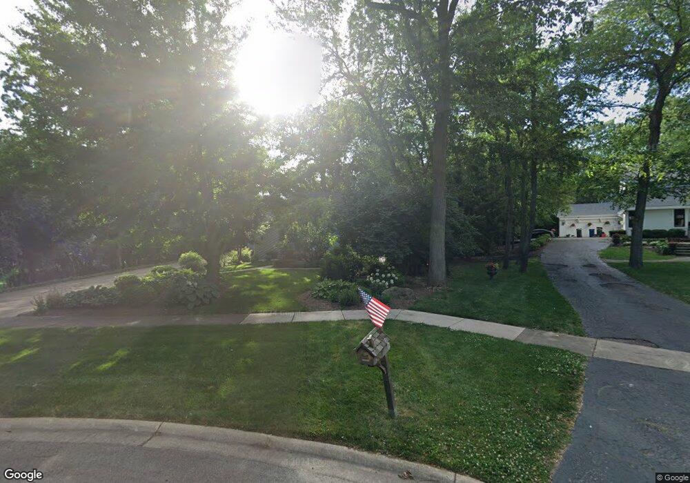 555 Clarissa Ct, Naperville, IL 60540 - photo 1