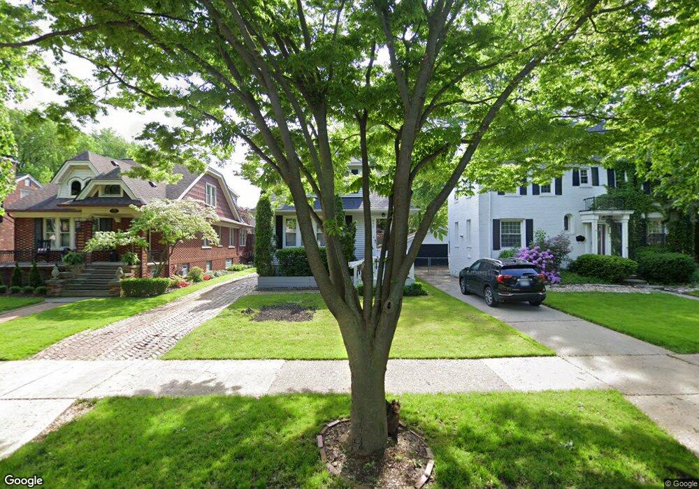 957 Fisher Rd, Grosse Pointe, MI 48230 - photo 1