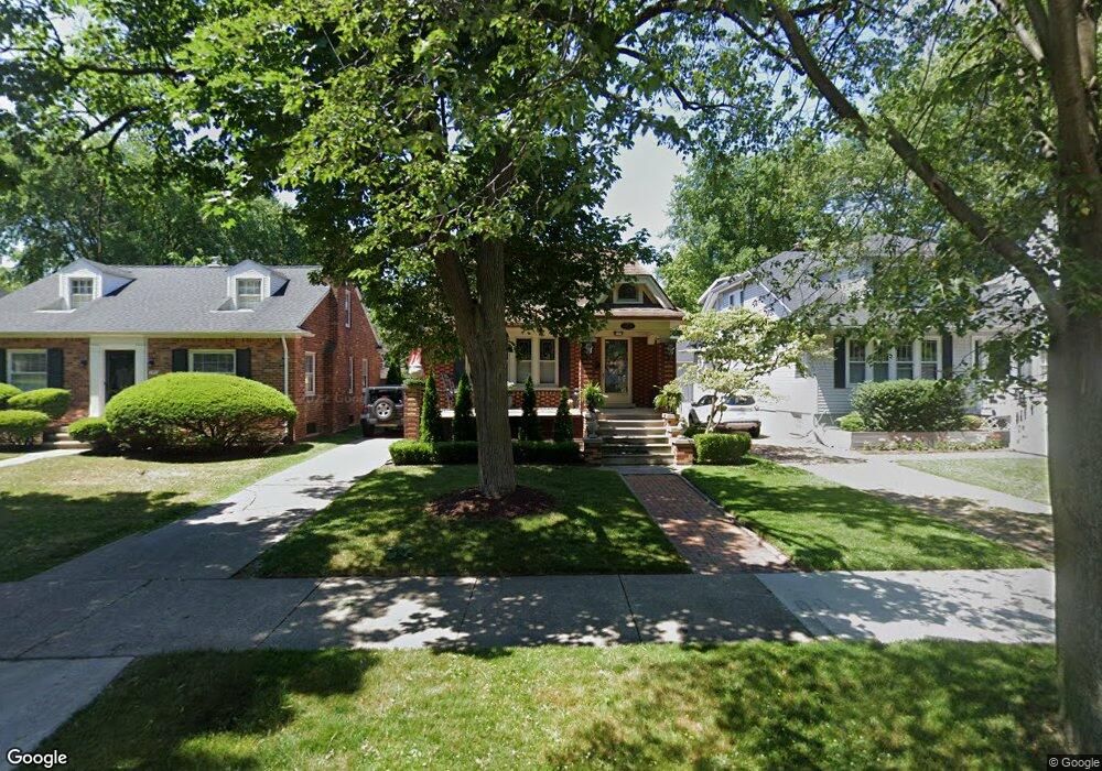 953 Fisher Rd, Grosse Pointe, MI 48230 - photo 1