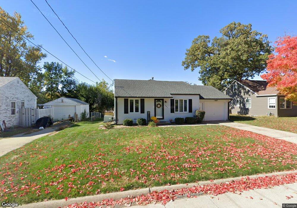 1407 W 2nd St N, Newton, IA 50208 - photo 1