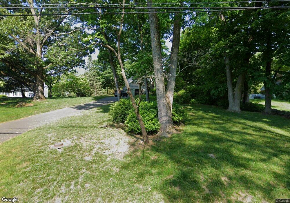 240 N Cedar Rd, Fairfield, CT 06824 - photo 1