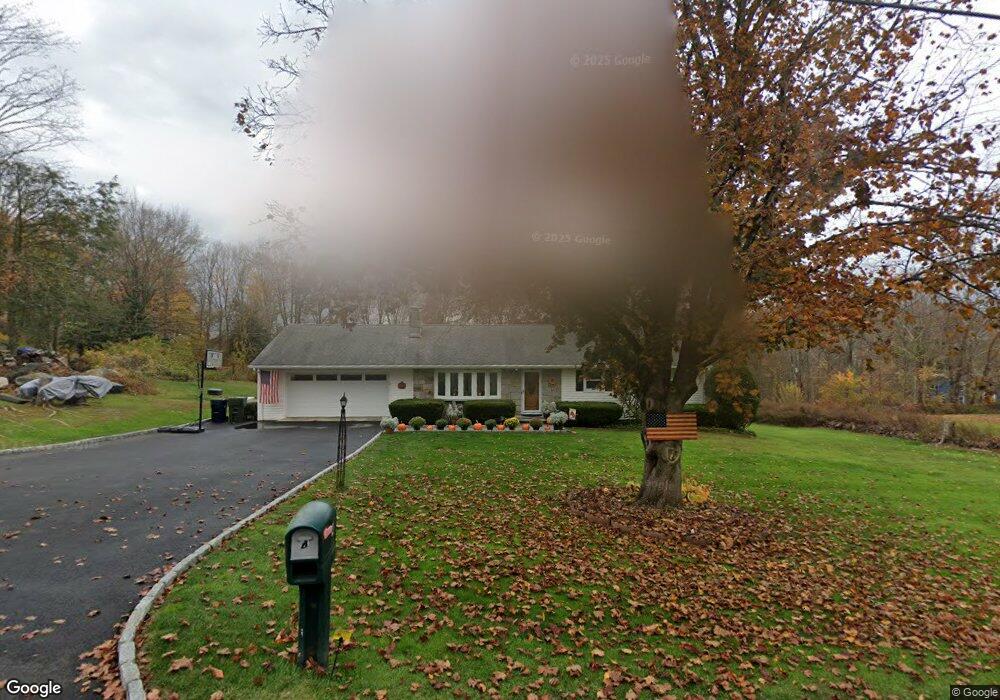 4 Hunting Ridge Rd, Brookfield, CT 06804 - photo 1