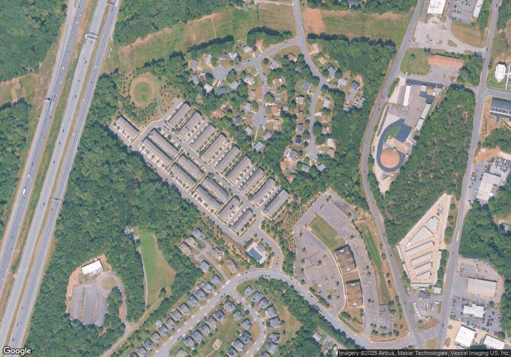 4230 Potomac Highlands Cir, Triangle, VA 22172 - photo 1