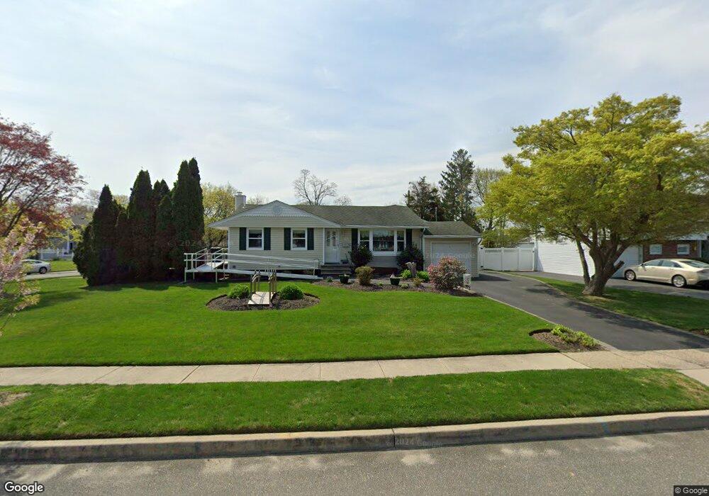 36 Cameo Rd, ComMacK, NY 11725 - photo 1