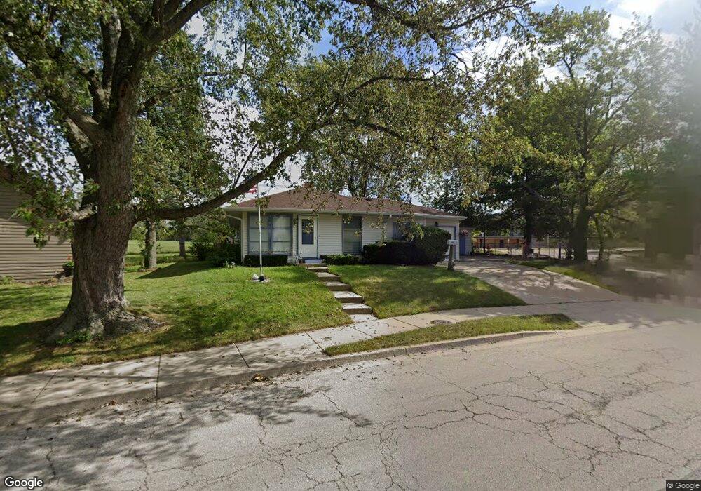 800 Navajo Dr, Carpentersville, IL 60110 - photo 1