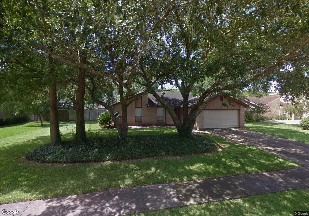 1311 Yorkshire Dr, Friendswood, TX 77546 - photo 1