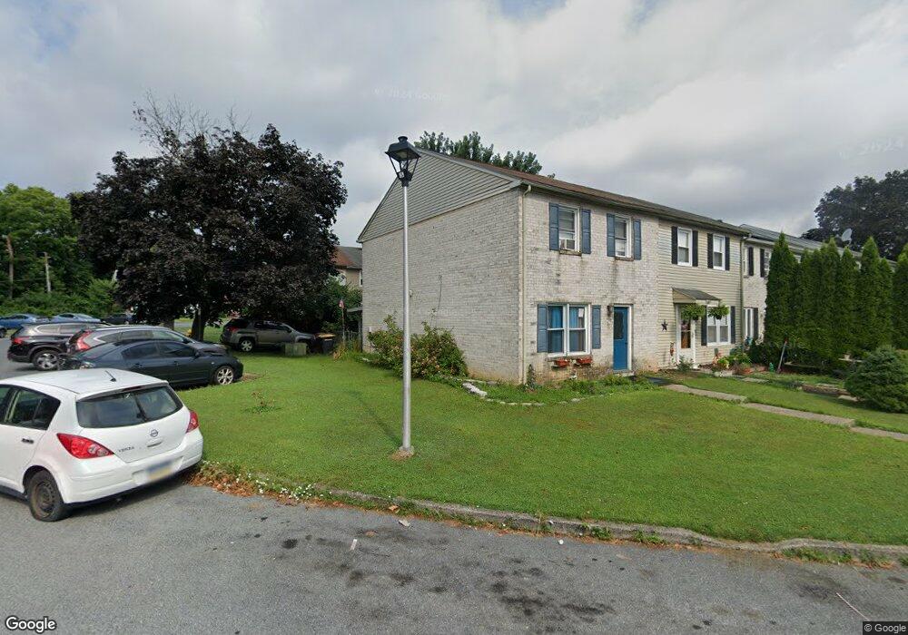 47 Eisenhower Cir, Whitehall, PA 18052 - photo 1