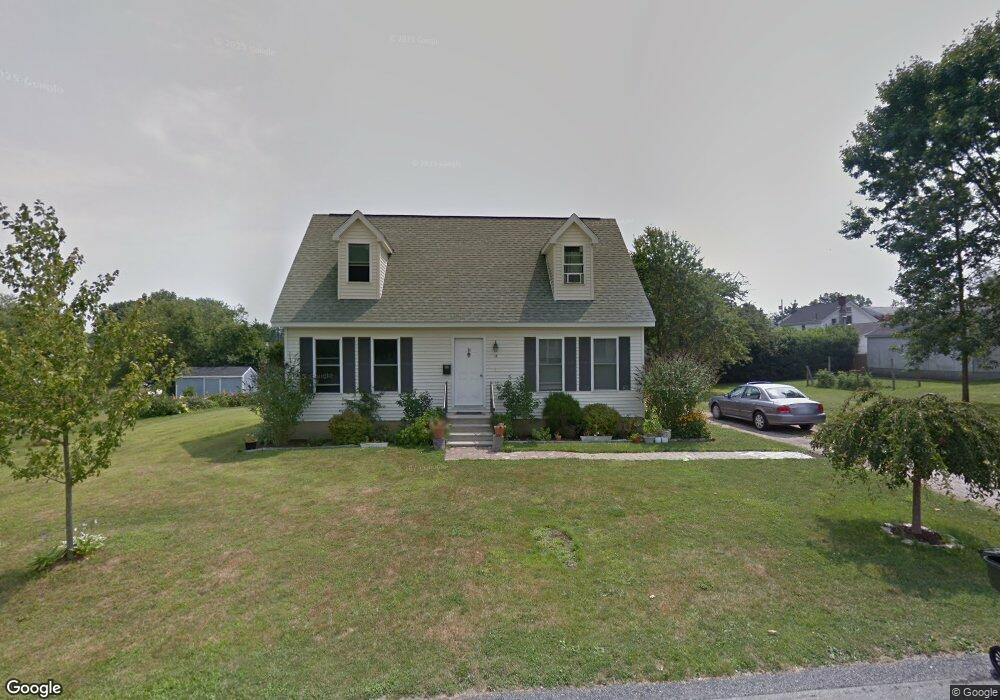 36 Sunset Lawn Rd, Middletown, RI 02842 - photo 1