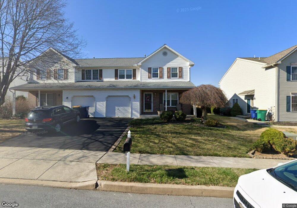 104 Bainbridge Cir, Reading, PA 19608 - photo 1