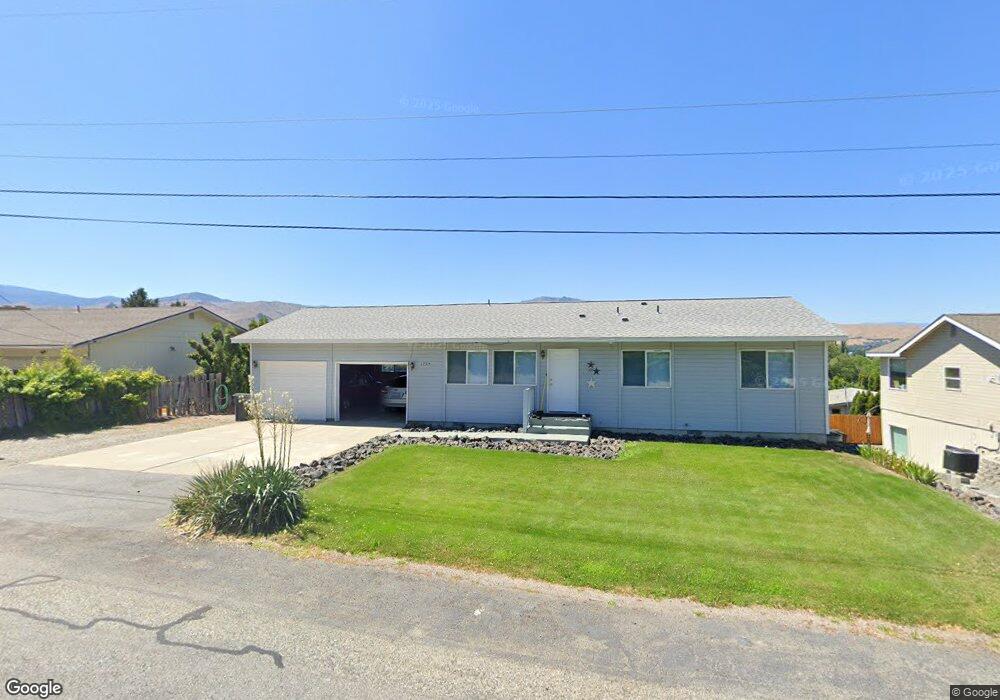 1724 N Aurora Ave, East Wenatchee, WA 98802 - photo 1