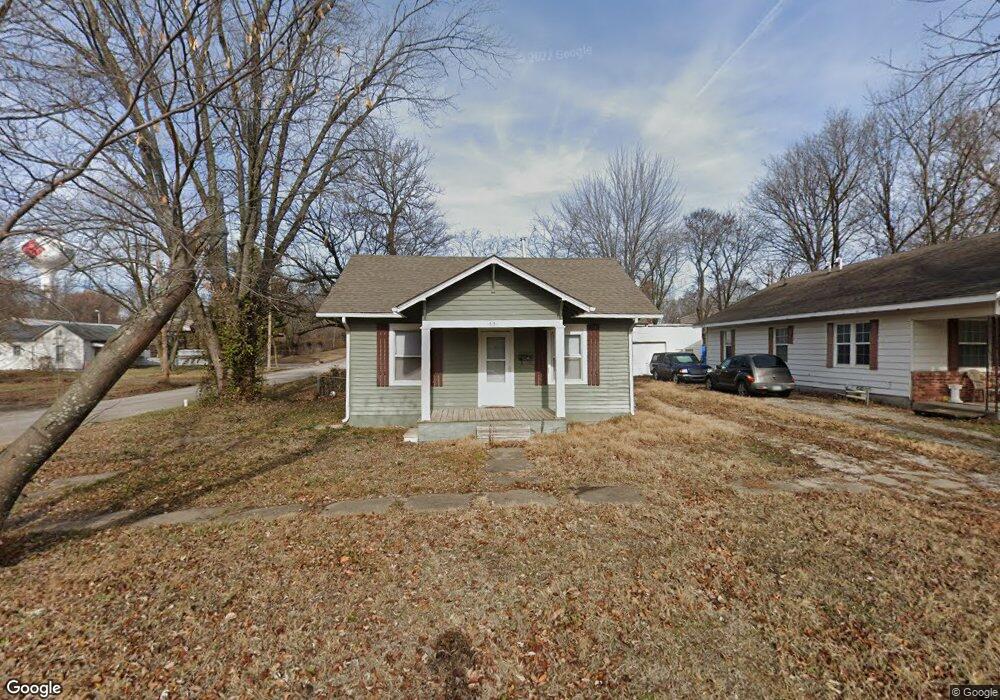 1631 Thornton Ave, Parsons, KS 67357 - photo 1