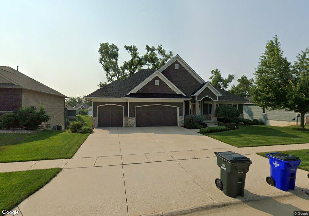 3012 Old Orchard Rd NE, Cedar Rapids, IA 52402 - photo 1
