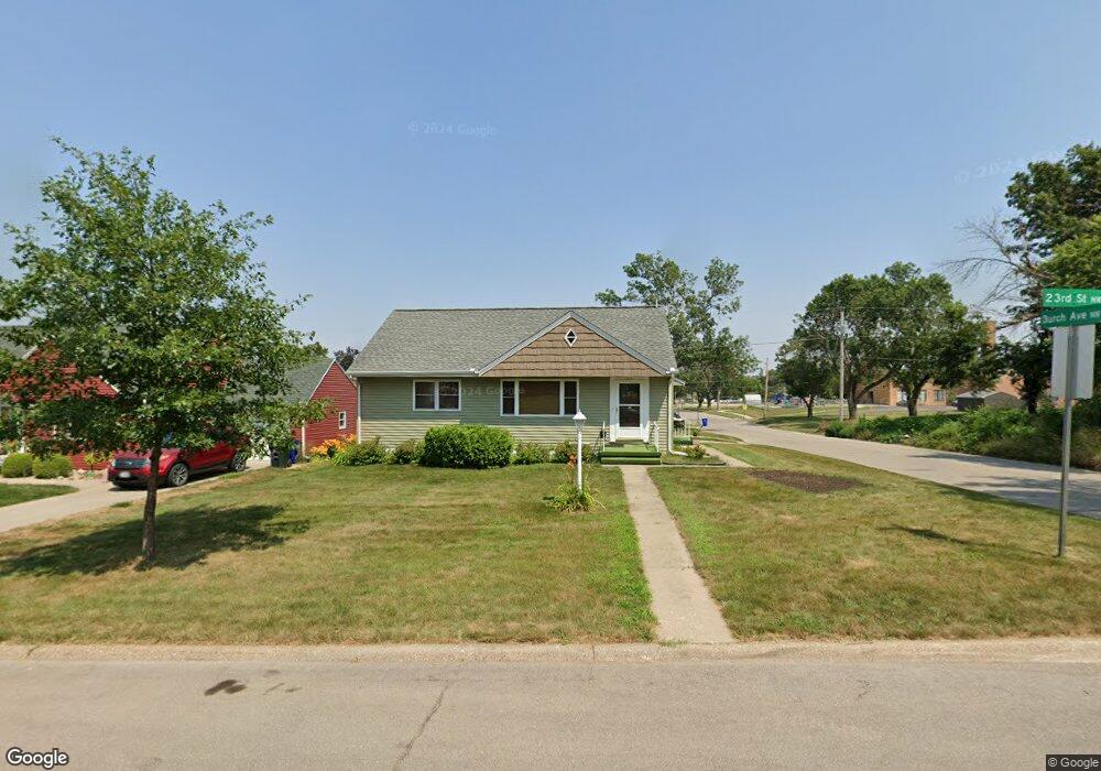 201 23rd St NW, Cedar Rapids, IA 52405 - photo 1