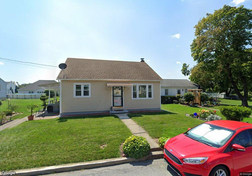 43 E 2nd St, Wind Gap, PA 18091 - photo 1