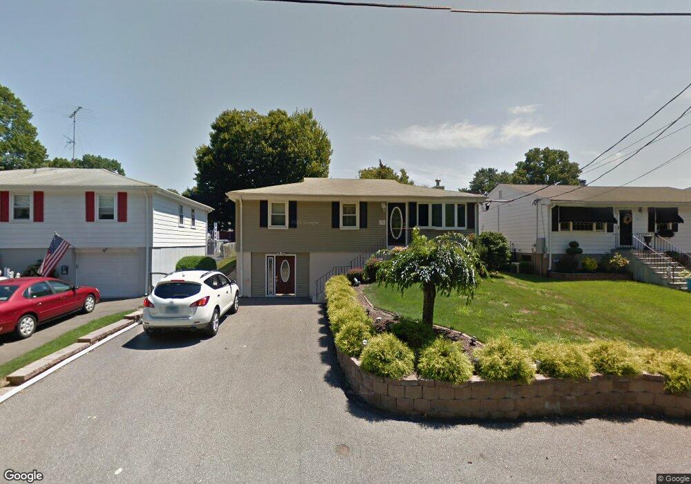 139 Mohawk Drive Extension, West Haven, CT 06516 - photo 1