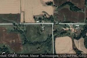 7583 220th St, Mediapolis, IA 52637